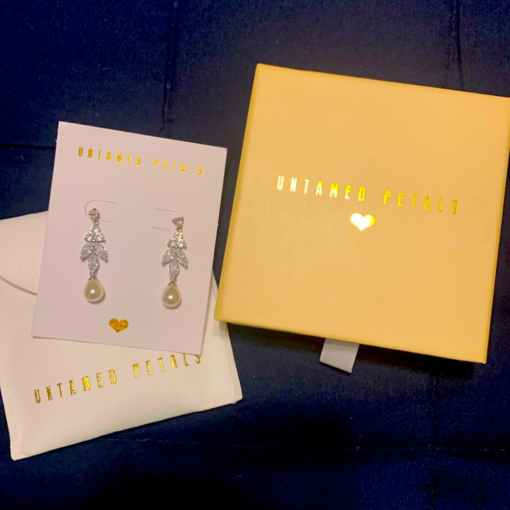 Untamed Petals earrings